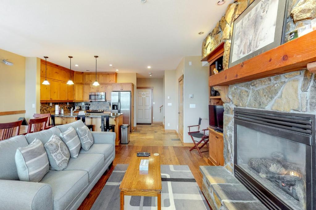 Towering Pines 2, Big White