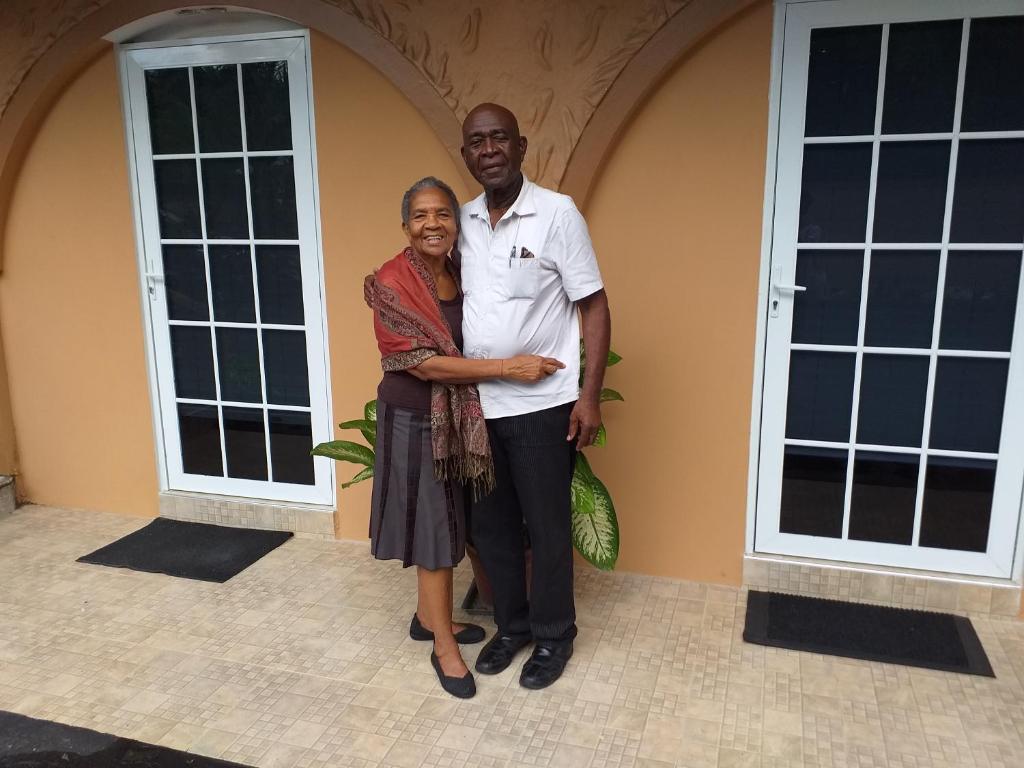 Cozy Studio 1, Kingston