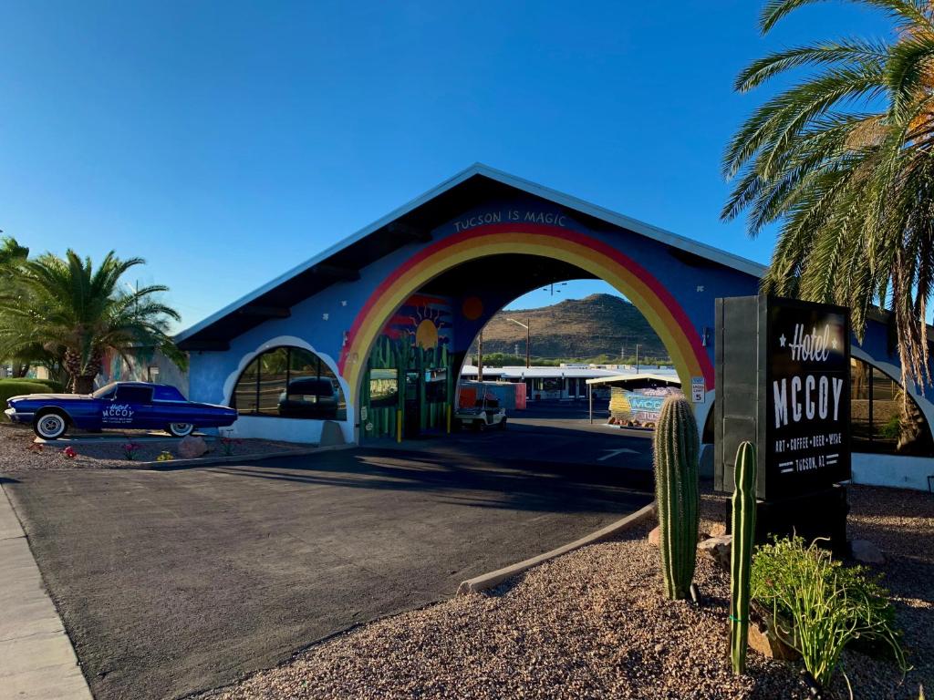 Hotel McCoy - Art, Coffee, Beer, Wine — Hotel in Tucson (AZ)