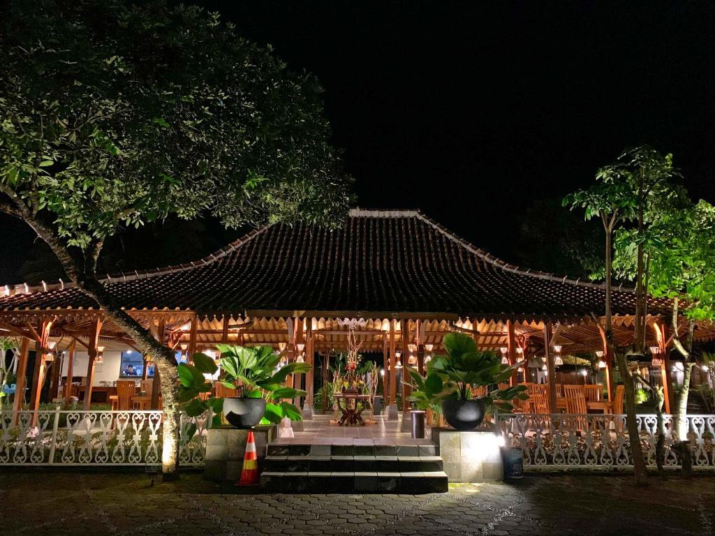 The Nalaya Hotel &amp; Resto — Hotel in Magelang
