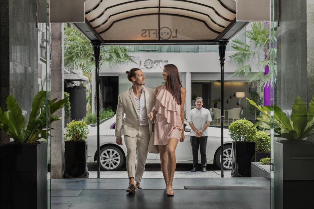 Shared lounge/TV area