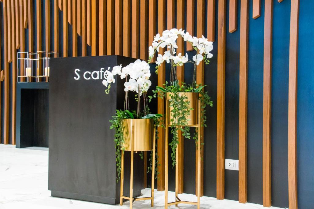 S Ram Leisure Hotel — Restaurant & bars in Bangkok, Bangkok