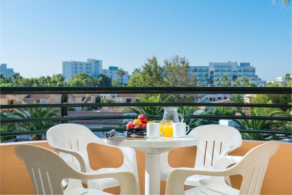 Alcudia Beach Apartments — Pokoje in Alcudia, Baleary