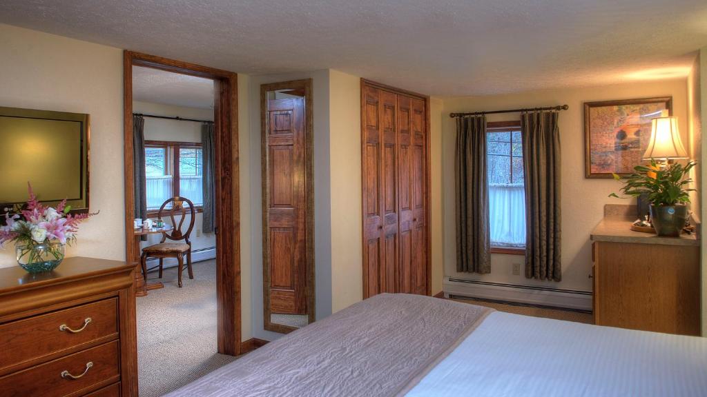 Woodfield Manor - A Sundance Vacations Property photo