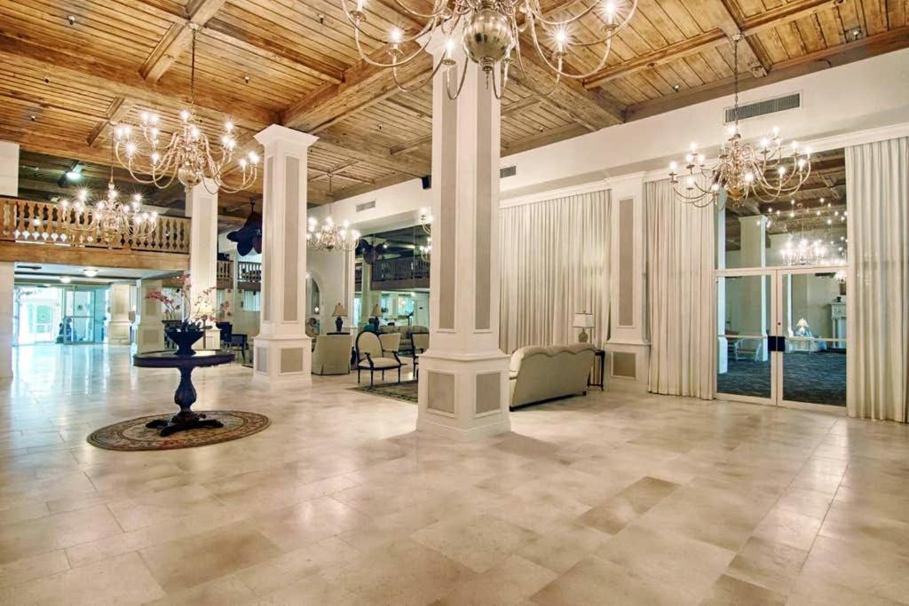 Hemingway Suites at Palm Beach Hotel Island photo