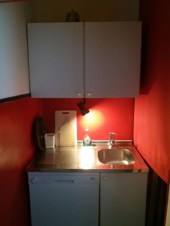 Geraumige zentrumsnahe Altbauwohnung photo