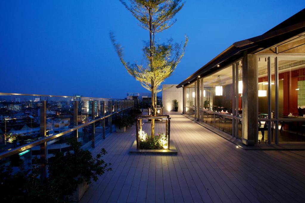 The Quarter Hualamphong by UHG
