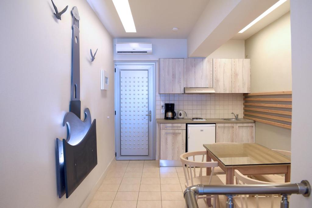 Blue Sky Hotel Apartments — Hotel rooms in Rethymnon