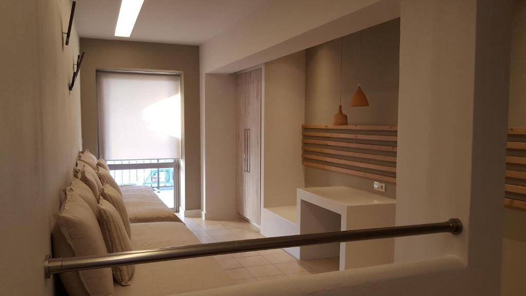 Blue Sky Hotel Apartments — Hotel rooms in Rethymnon