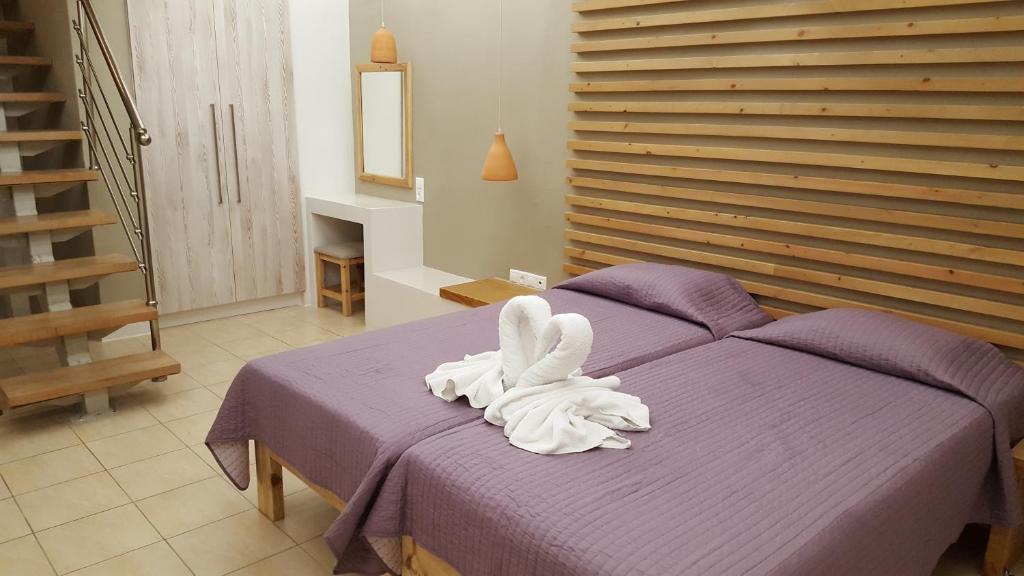Blue Sky Hotel Apartments — Hotel rooms in Rethymnon