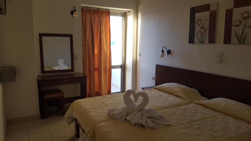 Blue Sky Hotel Apartments — Hotel rooms in Rethymnon