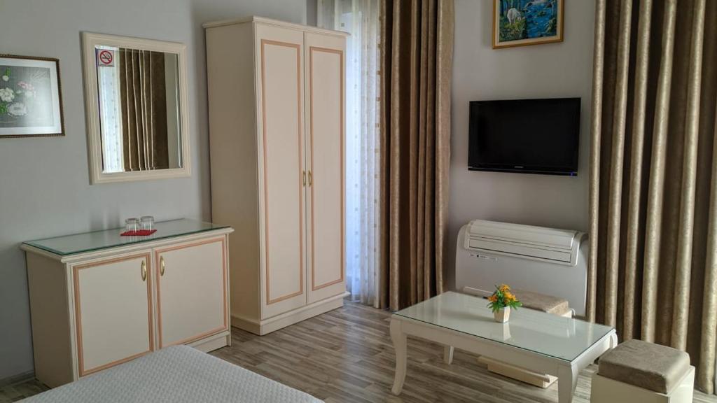 Hotel Guri photo