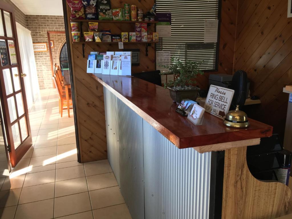 Idlewilde Town & Country Motor Inn photo