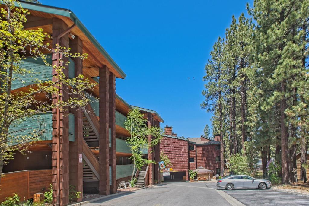 GetAways at Snow Lake Lodge, Big Bear Lake