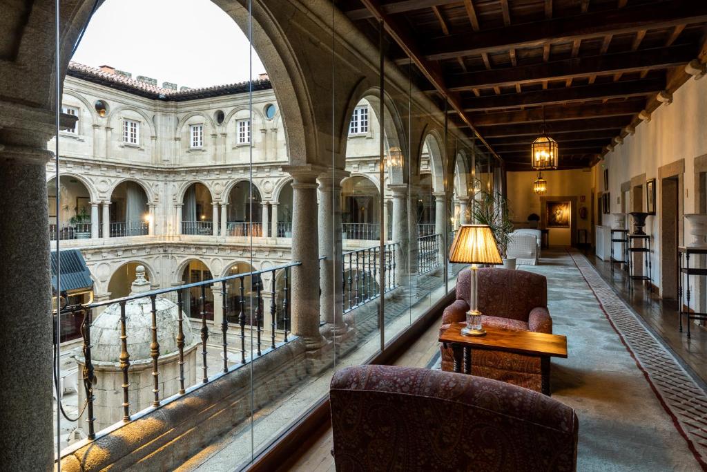 パラドール デ モンフォルテ デ レモス (Parador de Monforte de Lemos) 外観