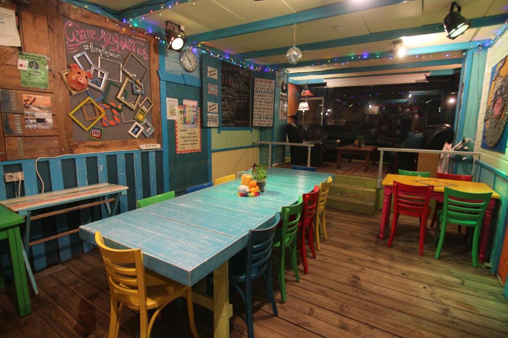 Food and beverages, The Flying Pig Beach Hostel in Noordwijk