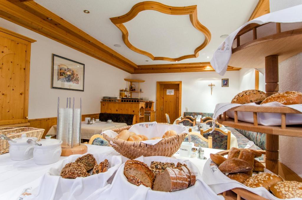 Hotel Garni Golfais - 4