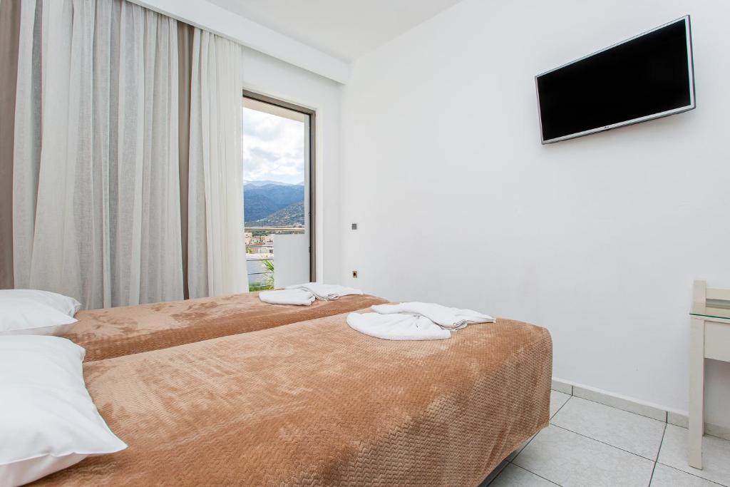 Hermes Hotel — Hotel rooms in Malia