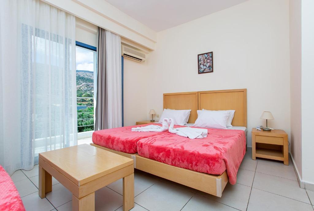 Hermes Hotel — Hotel rooms in Malia