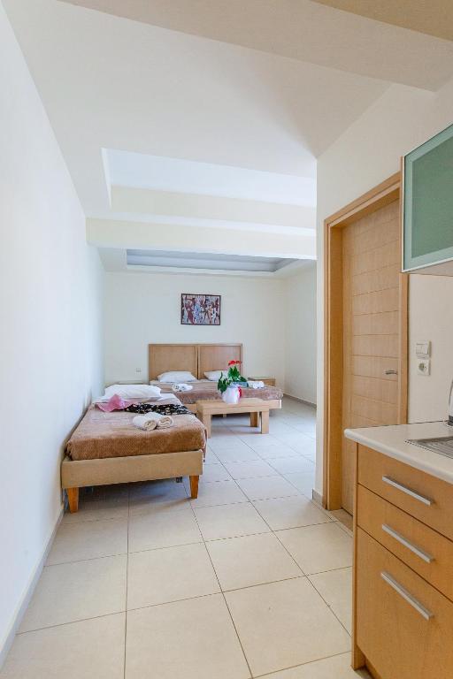 Hermes Hotel — Hotel rooms in Malia