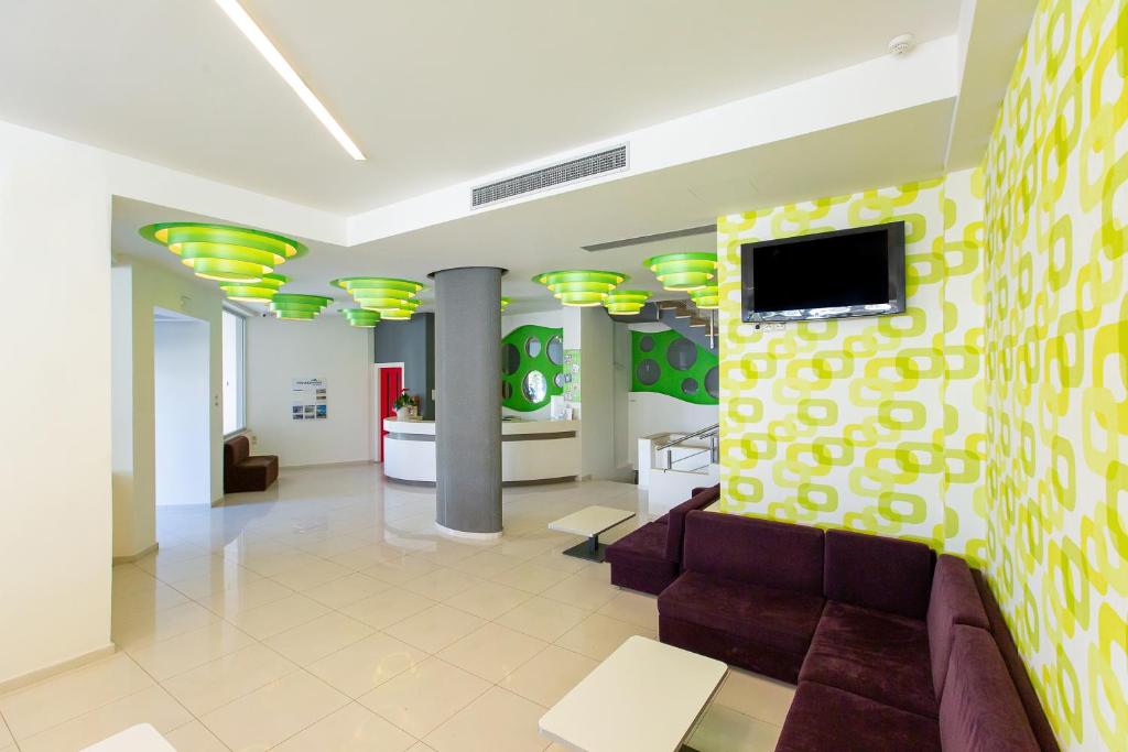 Hermes Hotel — Hotel building in Malia