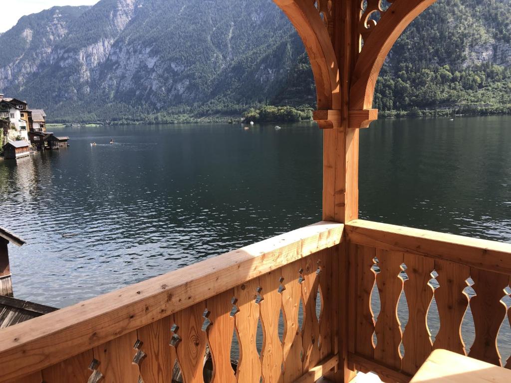 Seehaus am Hallstatter See photo