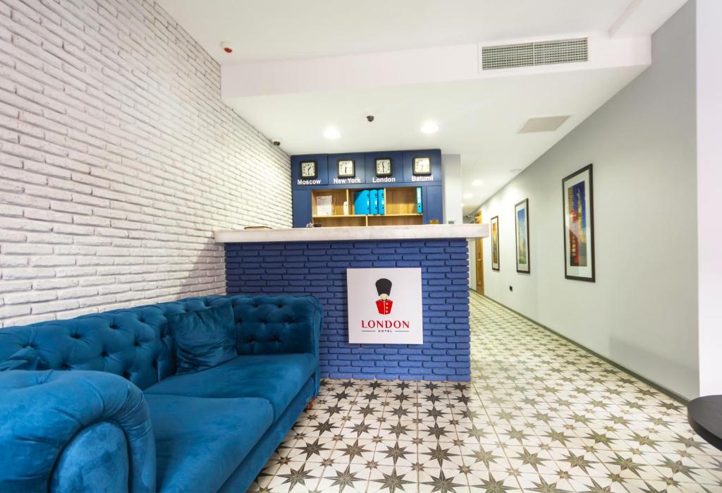 Hotel London photo