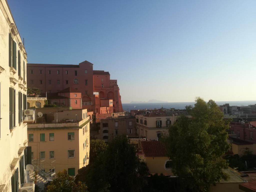 B-Montedidio, Neapol