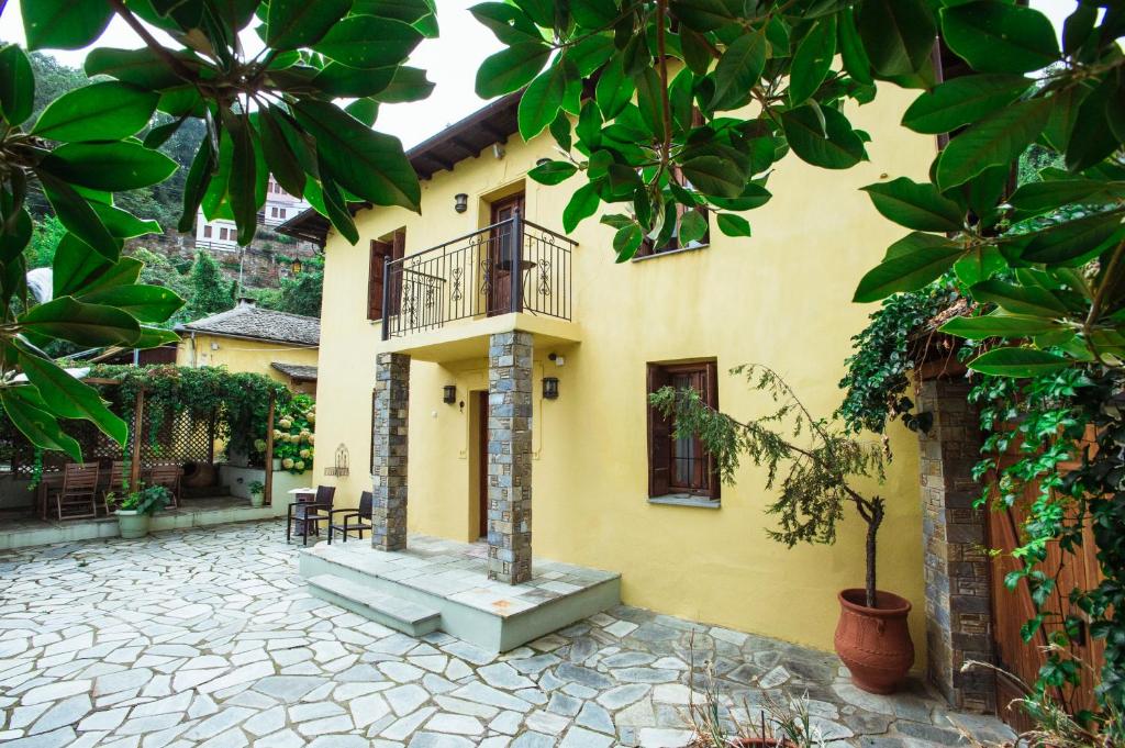 Ellis Full Guest House — Hotel in Tsangaradha