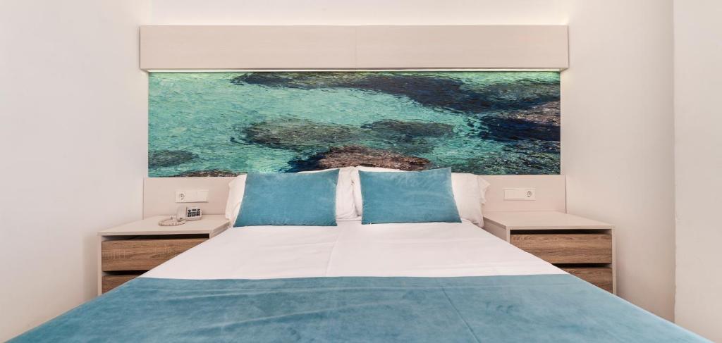Globales Lord Nelson - Only adults — Hotel rooms in Santo Tomas, Balearic Islands