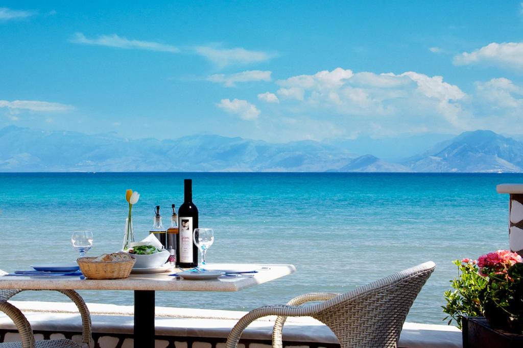 Hotel Coral — Restaurant & bars in Roda, Ionian Islands