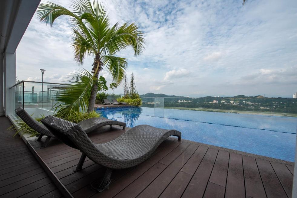 Cozy 3BR Family Suite@Flora One South Maxis Fibre photo