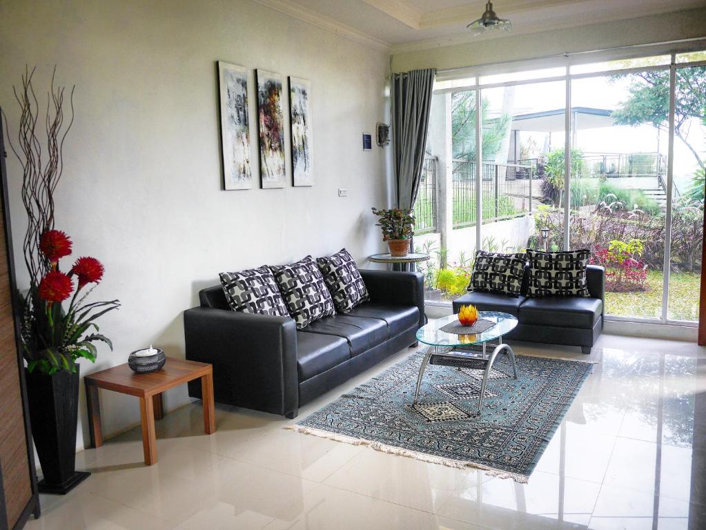 Wiltshire Dago Pakar - Hillside Villa MAX 10 ORANG photo