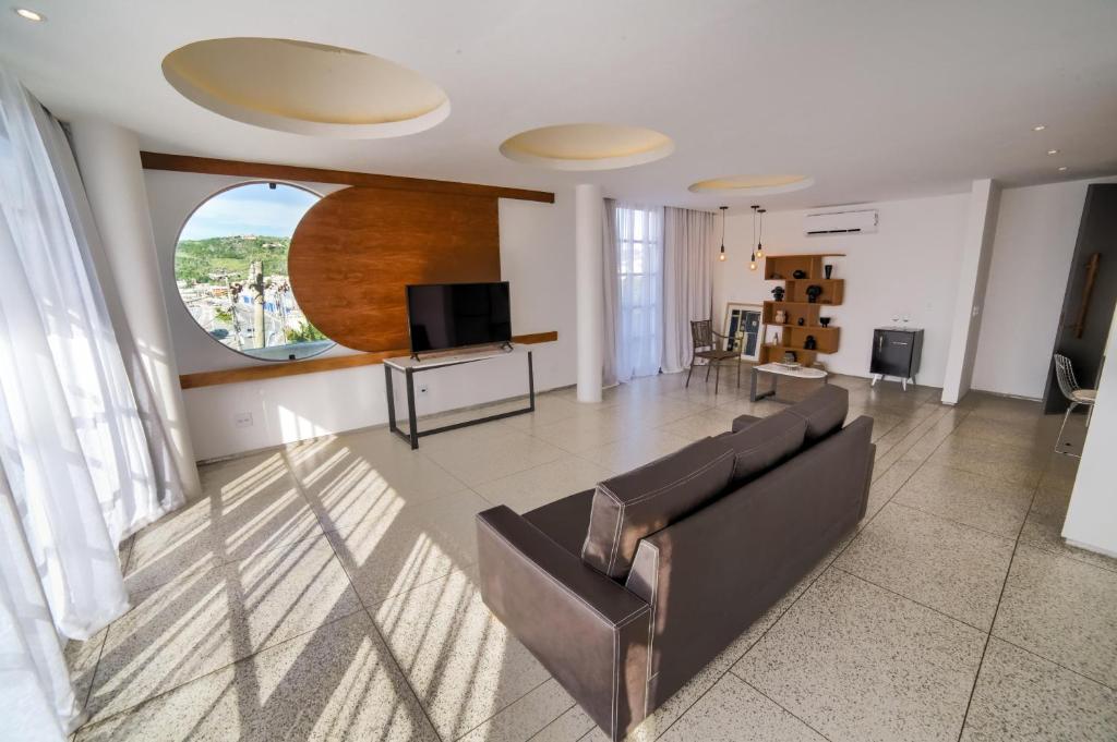 Deluxe Master Suite