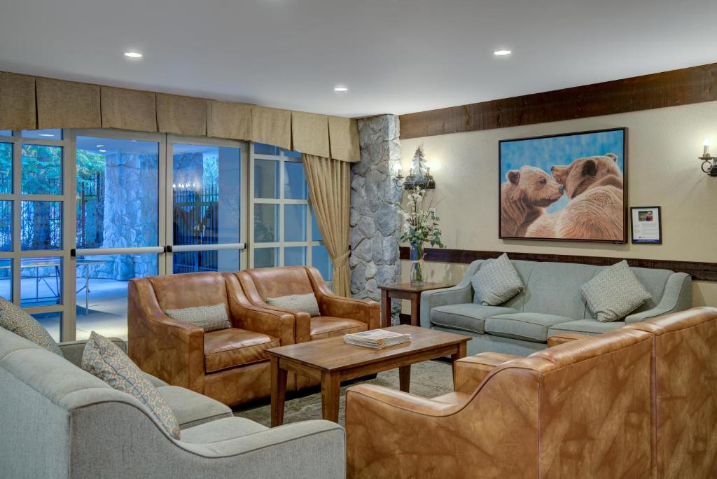 Blackcomb Springs Suites by CLIQUE 전경
