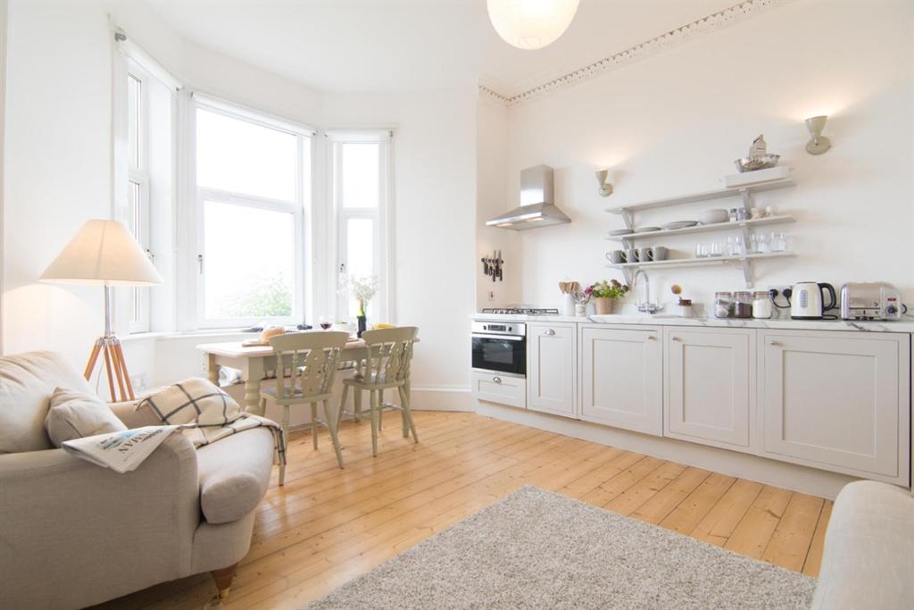 Beach House No1 With Amazing Sea Views And Direct Beach Access, Fairlie