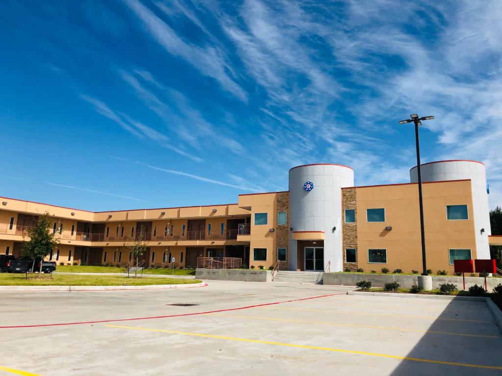 Crystal Inn West Mount Houston Road (TX) reviews, prices