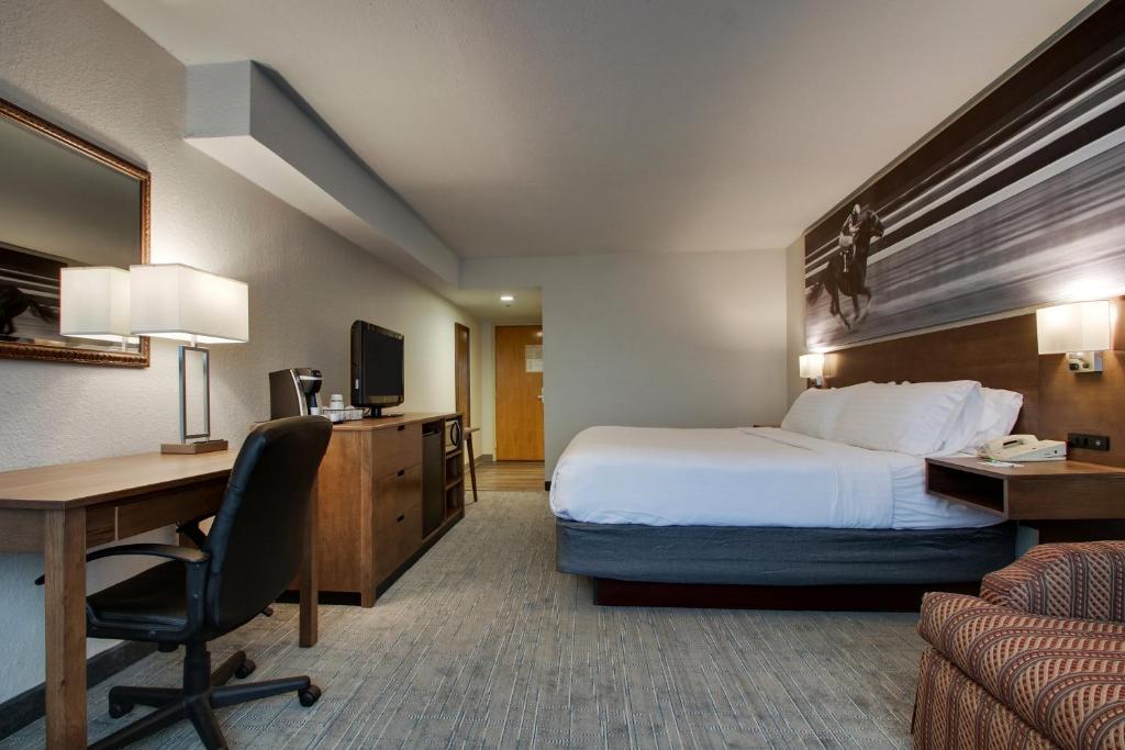 HOLIDAY INN® OF HOPKINSVILLE KENTUCKY Hopkinsville KY 2910 Ft