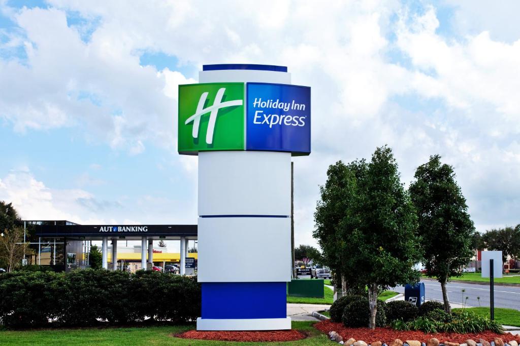 Holiday Inn Express Harvey-Marrero Photo 2