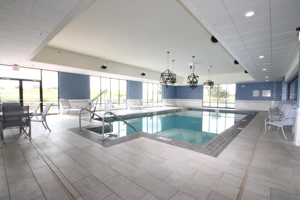 Holiday Inn Express Janesville-I-90 & US Highway 14 photo