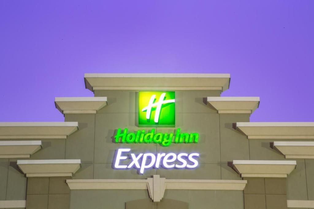 Holiday Inn Express Layton - I-15 photo