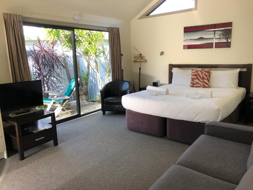 موتيل تايروا شورز (Tairua Shores Motel)