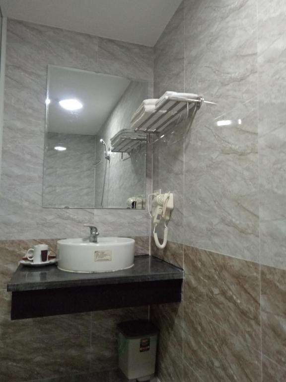 Duc Long Hotel photo