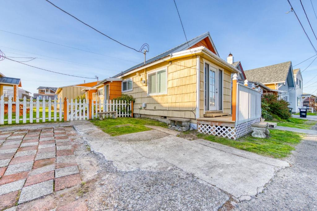 Starfish 3, Rockaway Beach