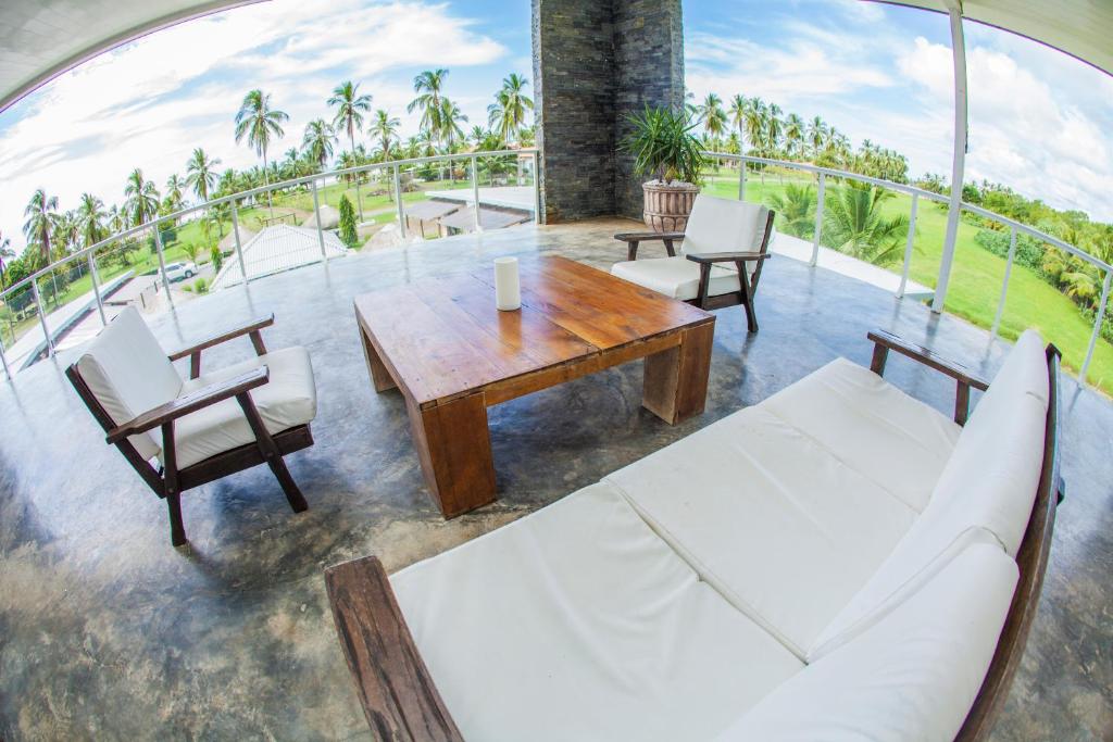 Show Pony Beach Resort and Suites