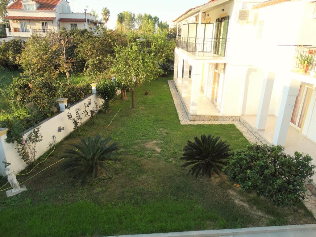 Oasis Beach Club — Hotel building in Kavos, Ionian Islands