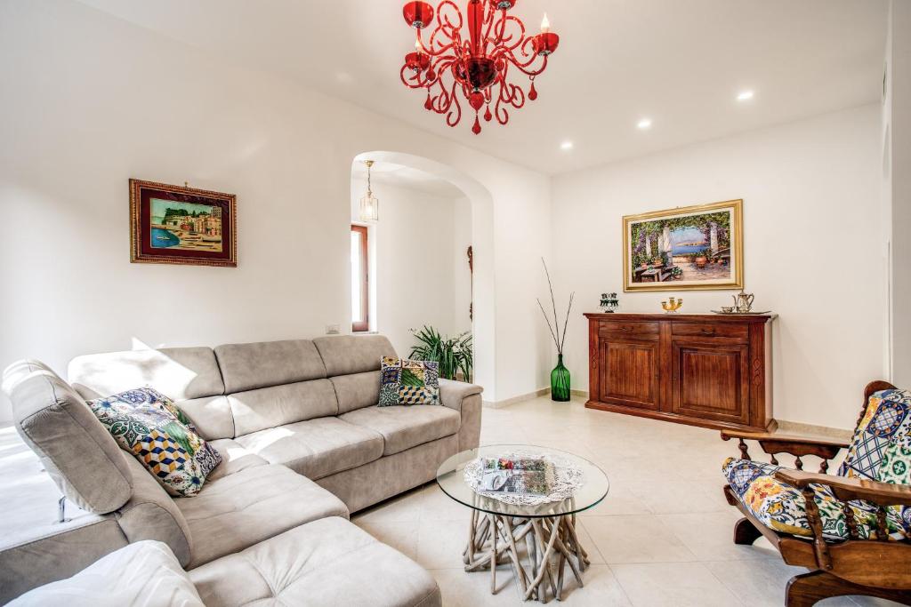 MEDITERRANEAN HOUSE - 4