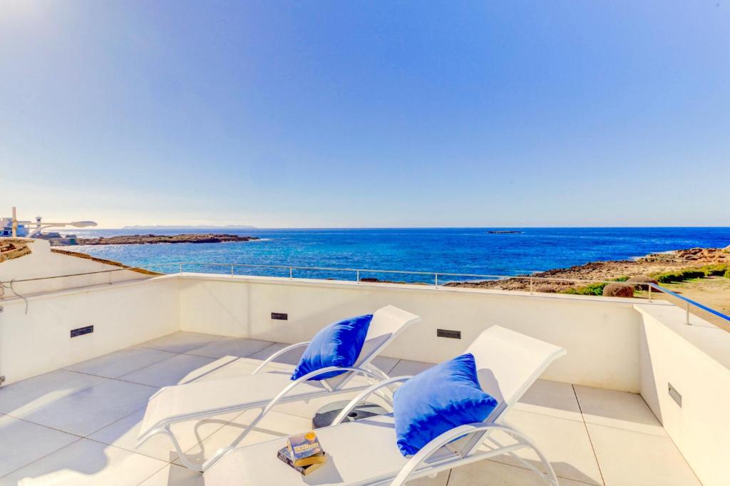 Beachfront Apartment Migjorn Cel by Sealand Villas, Colonia Sant Jordi