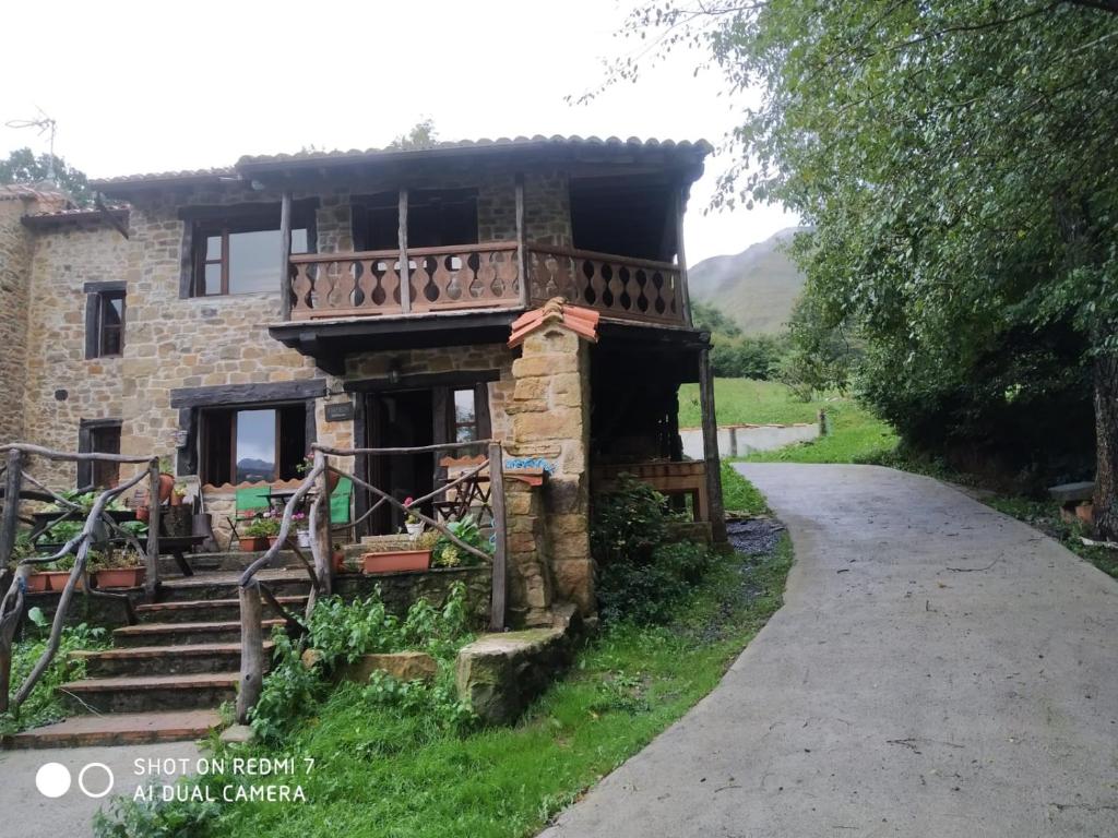 Albergue De Soba — Hotel in El Otero