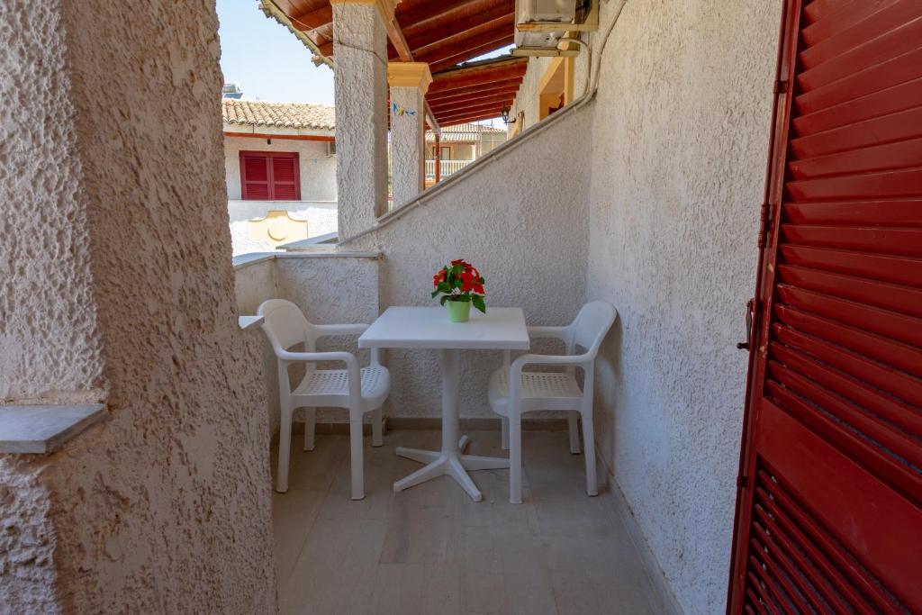 Bella Grecia Studios and Apartments By Hotelius photo